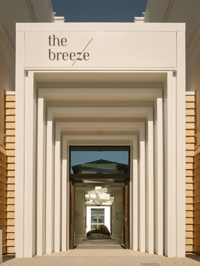 The Breeze 5*